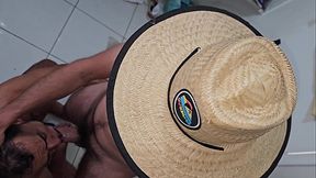 Conheci um pescador roludo e socou gostoso, casado que n&atilde_o come cu em casa, comeu o gay e gozou na cara dele.
