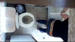 Jenny espiada en el ba&ntilde_o