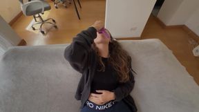 She Likes to Fuck Her Ass