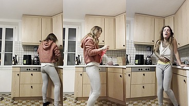 Look how I piss in my pants
