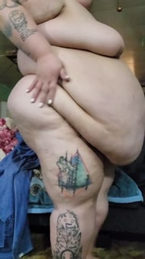 Ssbbw Naked Belly Shakes and Jiggles