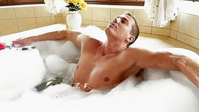 Bubble Bath Barebacking - EuroHunk