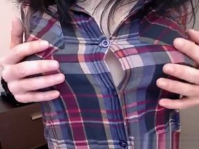 Japan Amateur Woman Masturbating On Live Webcam