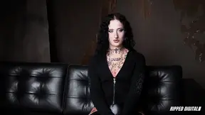 Obedient toy Chlo Luna learns stiff lessons in BDSM training