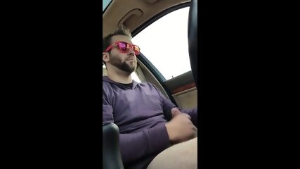 Str8 pink men play in the car again