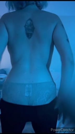 Baddie lesbian make a striptease, cum on me pls! Face sitting pov, big boobs and big ass