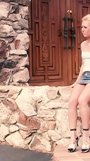 Goldie Coxx Loves Being Fucked in the Front Yard with Her Well Hung Lover