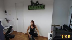 pernocas vem ao estudio da hardbrazil e diretor fode ela no pelo - fabio silva
