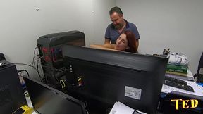 pernocas vem ao estudio da hardbrazil e diretor fode ela no pelo - fabio silva
