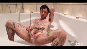 Tattooed Ftm in the Bath! Pink Pussy XXX Skips Lets You Watch