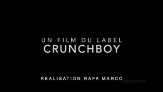 Dövme yaptırmış Japon eşcinsel amatörlerin ev yapımı sert oral seks videoları, korunmasız cinsel ilişki ve boşalma ile sonuçlanıyor.