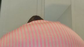 Hot milf stepmom twerks and ass shakes with no panties on