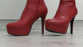 Toe and heel tapping in red boots MP4 FULL HD 1080p