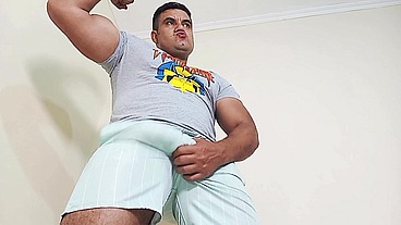 YURI GAÚCHO - BRAZILIAN BEAR XXL COCK BIG CUMLOAD