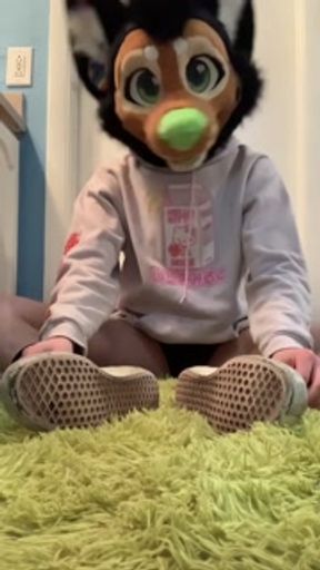 Furry nerd showing off feet | Verbal | jerking off with sock