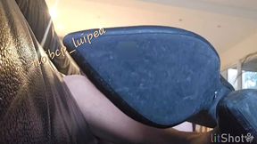 installe toi a 4 pattes devant moi et viens nettoyer mes chaussures petite ...