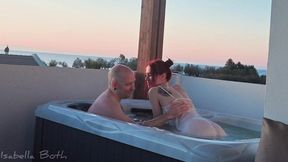 Sunrise cock&#x1F32D; suckin' in a hot tub