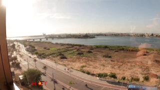 Store pikkpund tatovert latinamerikansk tenårings store rumpe i dampende POV anal ridetur