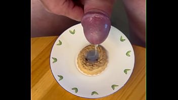 Mein Dessert, verziert mit meiner Sahne