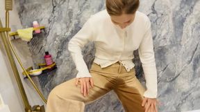 Pee in my jeans, wet smoke and jerk off!