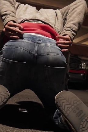 Risky Fucking in Parking Lot Flashing Cars - Got Caught