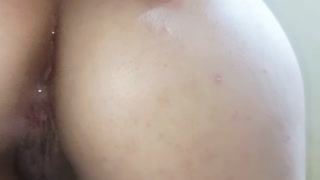 مزة مصرية 💦 فاجرة تتفشخ مع صاحب زوجها الديوثي فغرقة نومهم🇪🇬🔥