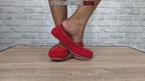 COZY RED SLIPPERS - ROUGH BALL CRUSHING