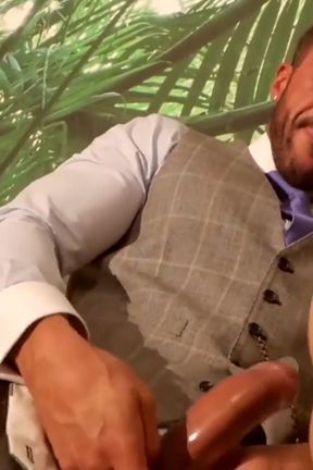 Menatplay - Businessman Denis Vega anal fucks jock Andy Star