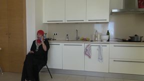 A Lebanese Slut Talks on the Phone and Masturbates