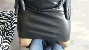 You are a slave to my leather skirt WMV(1280x720)FHD