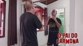 opaidocarmona fazendo a barba peladao