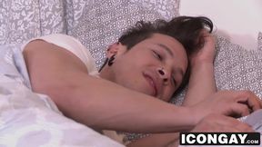 Jaxton Wheeler teaching sex lessons to sexy Gabriel Alanzo