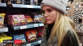 WE CREAMPIE MY NAUGHTY STEPDAUGHTER FOUR RIMES ATHENA FLEURS ON CHRISTMAS - PORNO DAN 4K