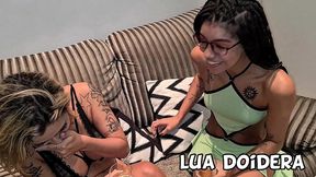 lua doidera recebeu a amiga izabela pimenta pra uma resenha em casa e elas acabaram se pegando, se chupando e se comendo com cintaralho