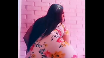 gostosa com calcinha marcando