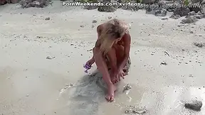 Pretty Teen 18+ Fucked On The Beach
