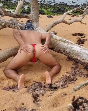 Ladysilva what a hot ass in panties on the beach