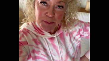 step Mommy Squats '_N Fucks Your Cock
