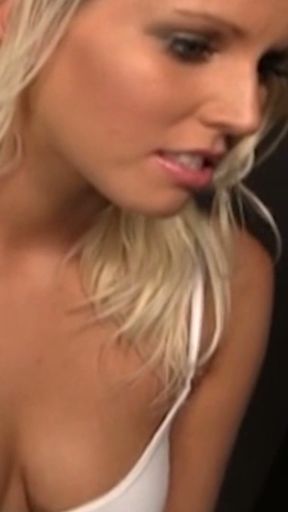 Sexy Blonde Gives Amazing Glorhole Head
