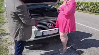 Mechanic stopped to give assistance with car, but ended up filling my pussy with cum - bbw ssbbw