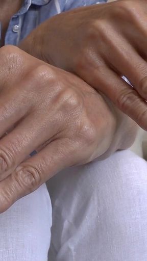 Elegant Summer Hands, Presented by Lady Victoria Valente