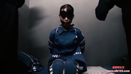 Chinese Bondage Girl Escape