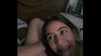 Hermanastra latina CHUPA ENORME POLLA