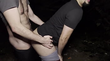 Quando o tes&atilde_o bate n&atilde_o importa o local e nem o hor&aacute_rio, s&oacute_ o que importa &eacute_ fuder gostoso at&eacute_ receber leitinho dentro