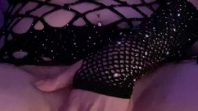 Mmmm playing with this pussy ????????????