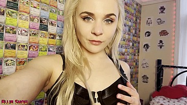 Jerk your cock to My hairy bush