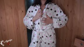 perfect body! I love sitting on a dildo after the sauna.