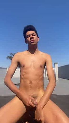 Faggot Willian Santos