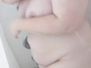 Peep on BBW in the Shower