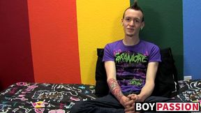 Punk rock twink Chris Jett masturbates and cums